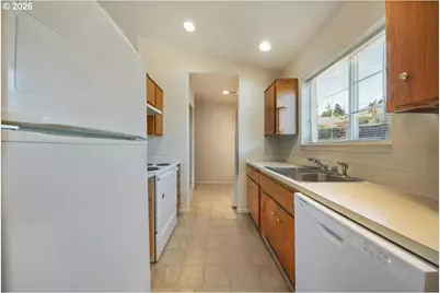 2523 E Main St, Cottage Grove, OR 97424 - Photo 12