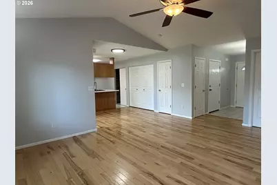 1202 E Second Ave, Sutherlin, OR 97479 - Photo 8