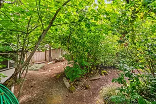 7289 Glacier Dr, Springfield, OR 97477 - Photo 36