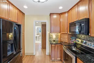 1910 Harney St, Vancouver, WA 98660 - Photo 16