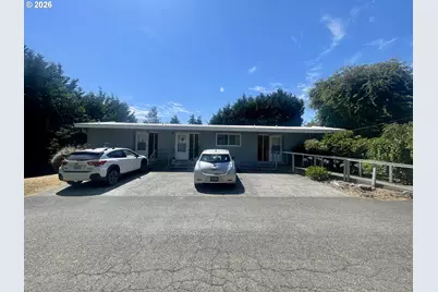 2645 N 16th Ct, Coos Bay, OR 97420 - Photo 1