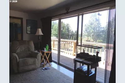 2645 N 16th Ct, Coos Bay, OR 97420 - Photo 14