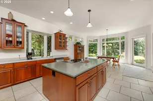 558 Wulff Ln, Roseburg, OR 97471 - Photo 8