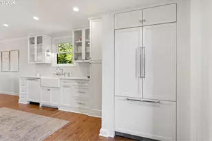 2933 SW Fairview Blvd, Portland, OR 97205 - Photo 14