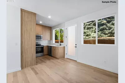 3262 SE 115th Ave, Portland, OR 97266 - Photo 4