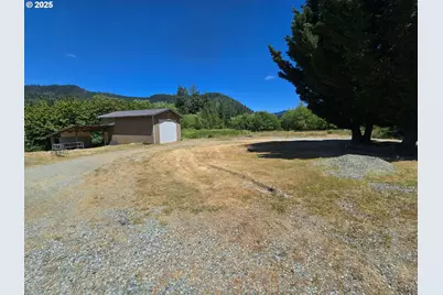 2157 Ferguson Ln, Days Creek, OR 97429 - Photo 2