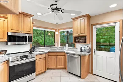 2461 Park Hill Dr, Longview, WA 98632 - Photo 8