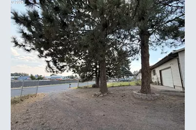 1638 Hines Blvd, Burns, OR 97720 - Photo 32