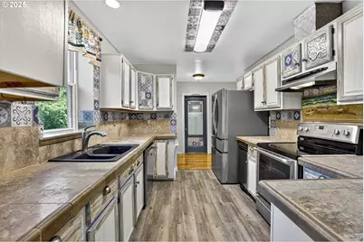 625 NE 6th Ave, Estacada, OR 97023 - Photo 14