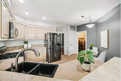 13728 SW 159th Ter, Portland, OR 97223 - Photo 10