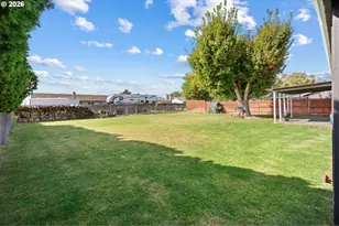 825 W Division Ave, Hermiston, OR 97838 - Photo 6