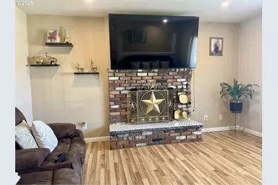 825 W Division Ave, Hermiston, OR 97838 - Photo 8