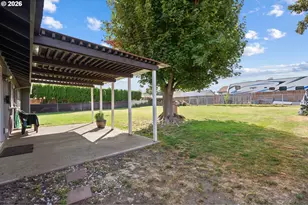 825 W Division Ave, Hermiston, OR 97838 - Photo 4