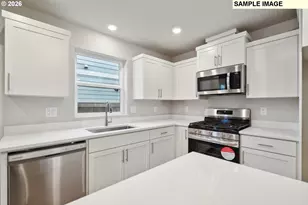 740 Merriott Ln, Woodburn, OR 97071 - Photo 4