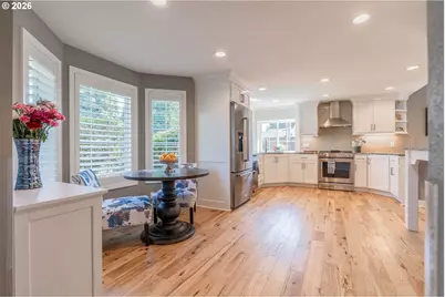 5624 NE Farmcrest St, Hillsboro, OR 97124 - Photo 6