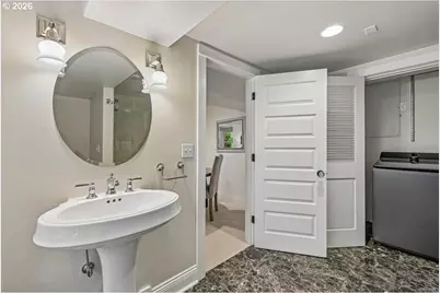 2352 SW Market Street Dr, Portland, OR 97201 - Photo 38