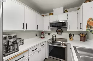 3588 Westleigh St, Eugene, OR 97405 - Photo 16