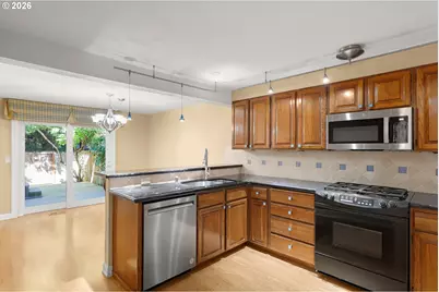 7859 SW Raintree Dr, Beaverton, OR 97008 - Photo 12