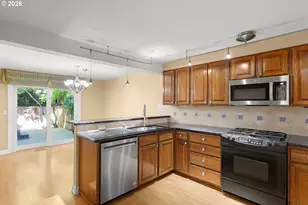 7859 SW Raintree Dr, Beaverton, OR 97008 - Photo 12