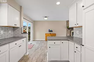 1101 NE 188th Ave, Portland, OR 97230 - Photo 8