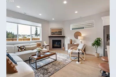 13877 SW Sabrina Ave, Tigard, OR 97140 - Photo 2