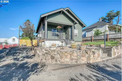724 SW 3rd St, Pendleton, OR 97801 - Photo 2