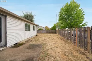 9339 SE Madison St, Portland, OR 97216 - Photo 10