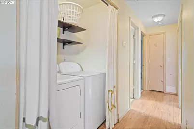 9339 SE Madison St, Portland, OR 97216 - Photo 36