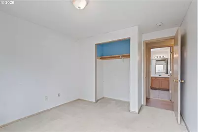 9339 SE Madison St, Portland, OR 97216 - Photo 8