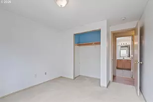 9339 SE Madison St, Portland, OR 97216 - Photo 8