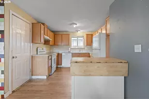9339 SE Madison St, Portland, OR 97216 - Photo 22