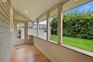 6104 SE Francis St, Portland, OR 97206 - Photo 26