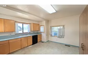 32153 Goddard Ln, Cottage Grove, OR 97424 - Photo 12