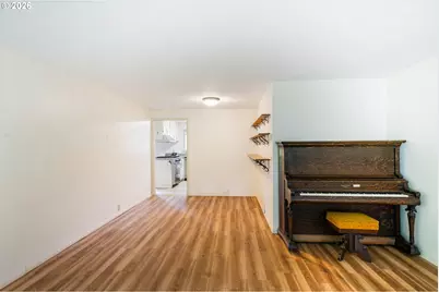 3463 W 25th Ave, Eugene, OR 97405 - Photo 8