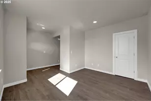 5679 Magnificence Wy, Eugene, OR 97402 - Photo 4