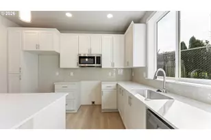 9410 N Saint Louis Ave, Portland, OR 97203 - Photo 8