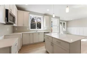 9410 N Saint Louis Ave, Portland, OR 97203 - Photo 10