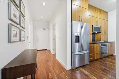 922 NW 11th Ave #305, Portland, OR 97209 - Photo 6