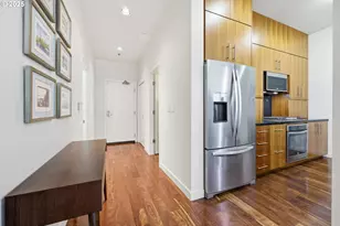 922 NW 11th Ave, Portland, OR 97209 - Photo 6