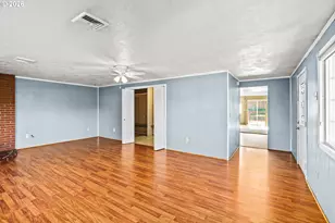 2248 La Canada Dr, Roseburg, OR 97470 - Photo 4