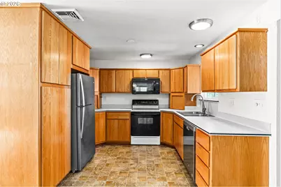 2248 La Canada Dr, Roseburg, OR 97471 - Photo 6