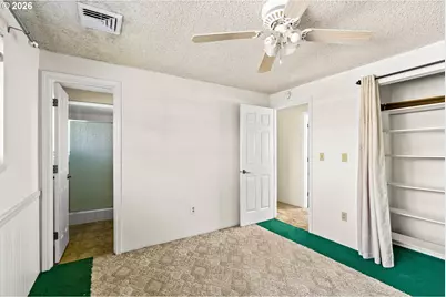 2248 La Canada Dr, Roseburg, OR 97471 - Photo 14