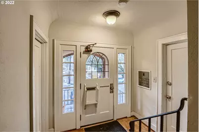 2223 NE 9th Ave, Portland, OR 97212 - Photo 4