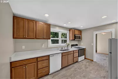 1751 Milligan Ave, Coos Bay, OR 97420 - Photo 10