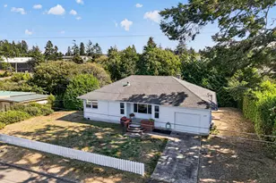 1751 Milligan Ave, Coos Bay, OR 97420 - Photo 2