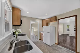 1751 Milligan Ave, Coos Bay, OR 97420 - Photo 12