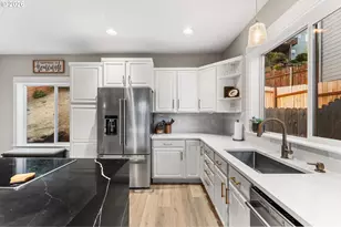 913 W Y St, Washougal, WA 98671 - Photo 12