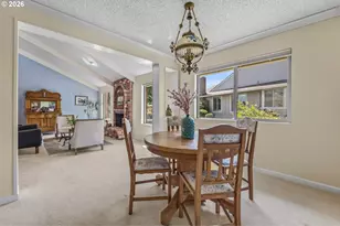 15725 SW Oakhill Ln, Portland, OR 97224 - Photo 12