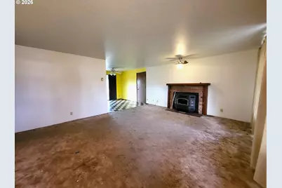 4498 Marcum Ln, Eugene, OR 97402 - Photo 2