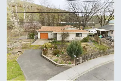 1427 Wilkenson St, Milton-Freewater, OR 97862 - Photo 1